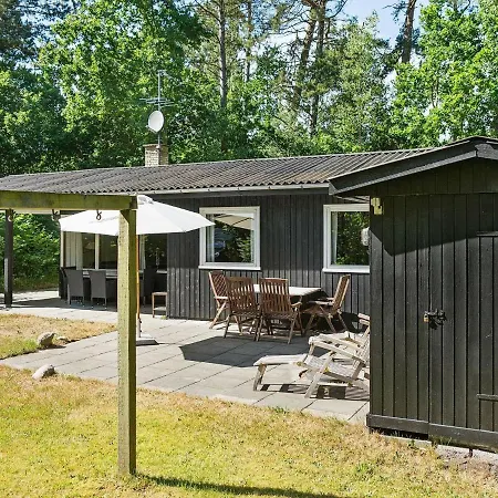 4 Person In Aakirkeby *