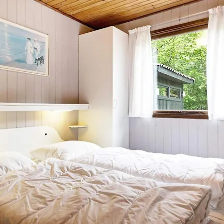 4 Star In Aakirkeby Semesterbostad